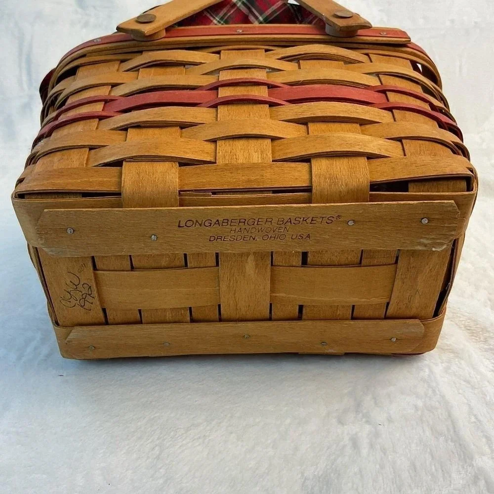 1992 Longaberger Season's Greetings Basket Christmas Plaid Liner Holiday Decor